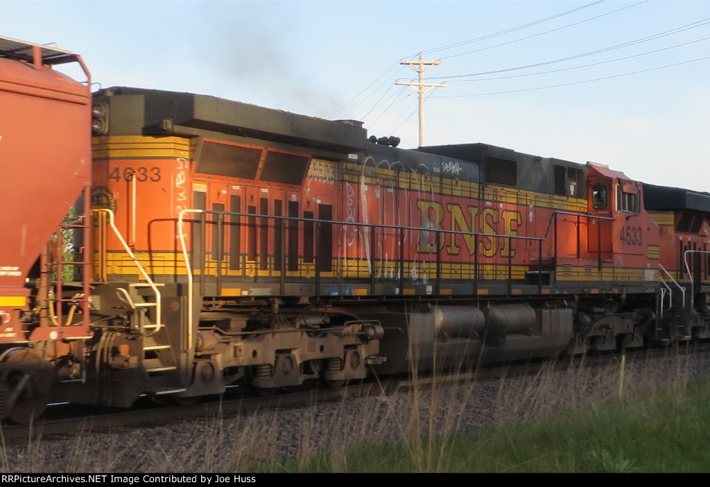 BNSF 4633